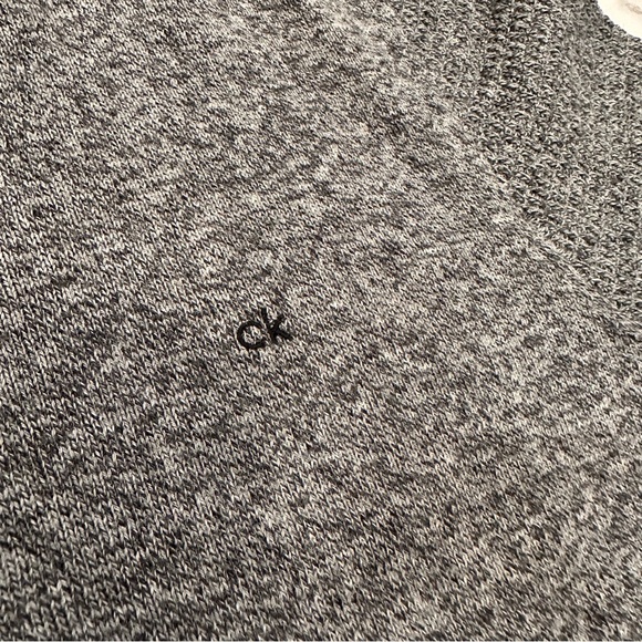 Men's Gray Sweater - Picture 4 of 10